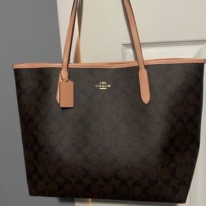 COACH City Tote Handbag • Signature Canvas • NEW With Tags